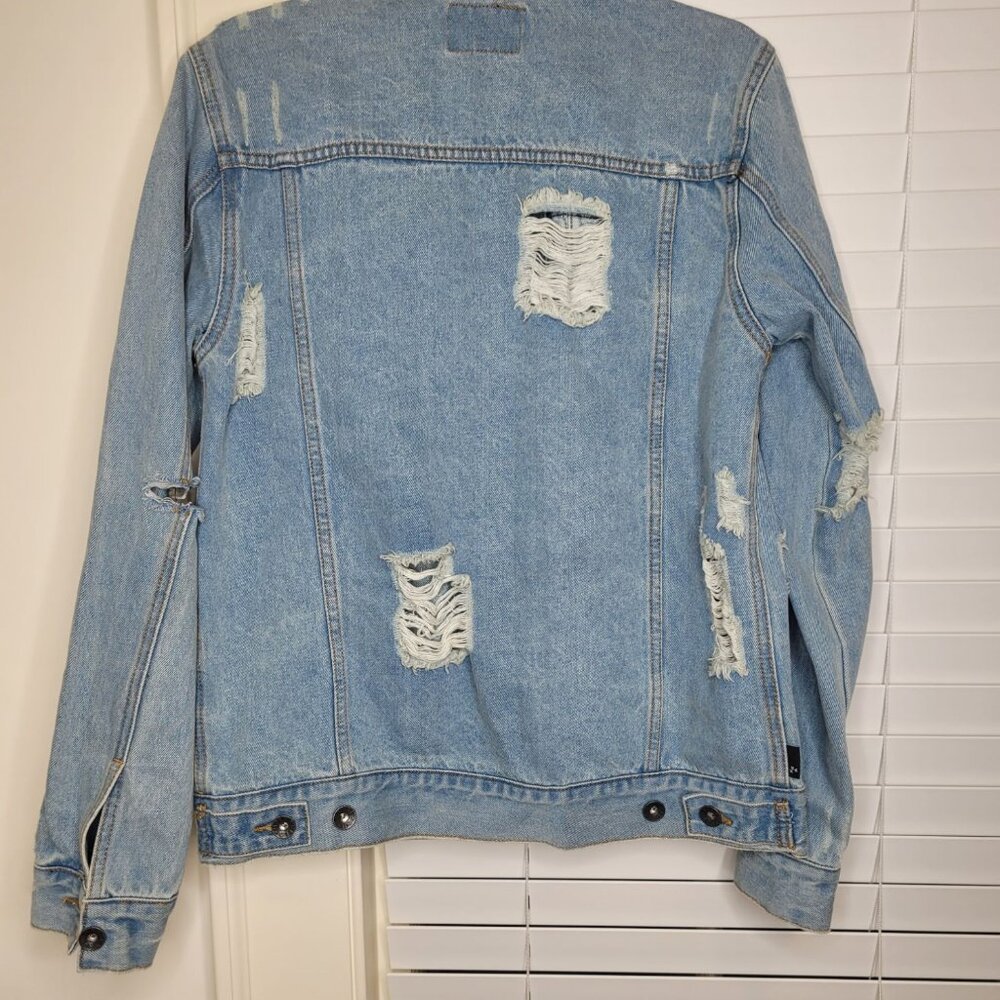 Mens Distressed Light Wash Denim Jacket S Thrashed GRUNGE Punk Blokecore - Picture 2 of 5